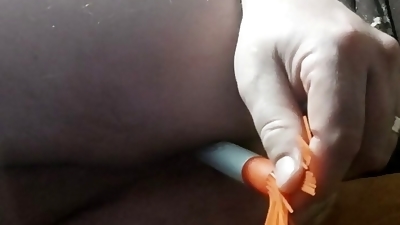 VID_183 Masturbare penetrare anala baut pisat mancat sperma cu iaurt (13min)
