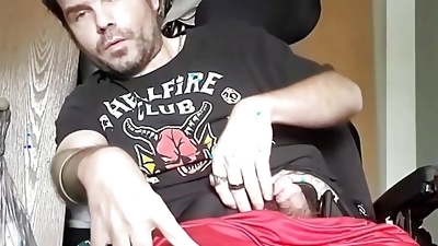 Kevy 69's Cums In his Chair