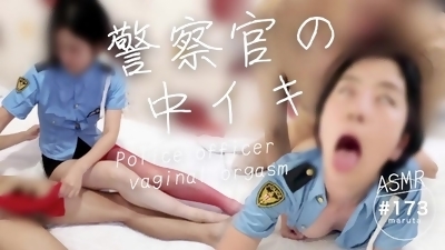 【警察官の中イキ】「淫乱です！♡イク…！♡」婦警が先輩警官とセックス！ポリスコスプレの網タイツで手コ
