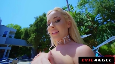 Full-Breasted Babe Savannah Bond Gets Double Dicked