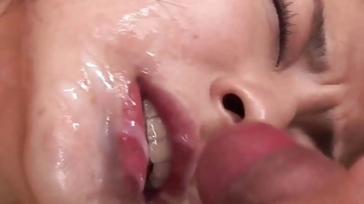 JAPANESE HOT BITCH ENJOYS A HARD FUCK AFTER GETTING CLIT