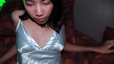 Caught that horny asian girl and fuck at midnight