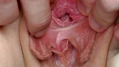 Close up of open cunt. Spread with hole expander!
