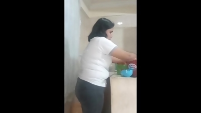 Sirvienta follada lavando platos part 3