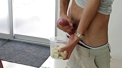 My stepsister loves to eat her fruit with my milk - Porn in Spanish