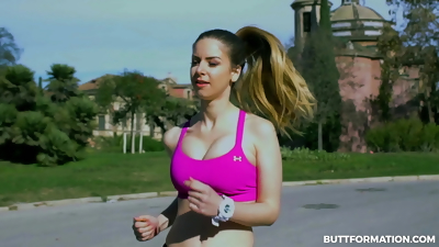 Stella Cox bouncy workout