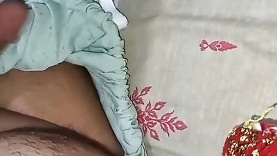 Desi horny housewife and husband full dirty talk in hindi audio, hot desi wife and husband romantic mood with hard sex video