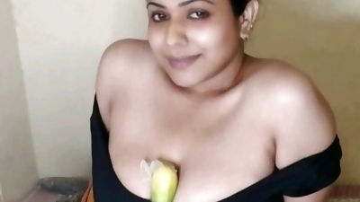 Wife Boli Aaj Kheere se Meri Gaand Maaro - YourDidiPriya Anal Sex With Cucumber