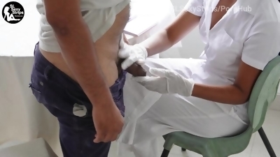 දොස්තර නෝනා හින්දා මන් සතුටෙන් Sri Lankan Docter Test Patient Sex Plesher Allow Me To Fuck Her Har