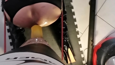 POV doggy test 2: 10 minutes to finally take his foot