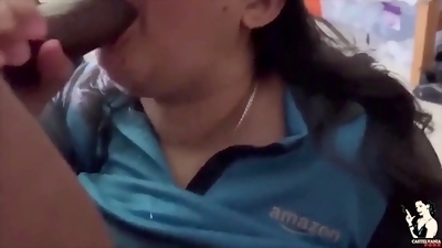 Naughty Amazon Prime delivery woman gives an oral treat - Castlevania porn scoop!