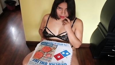 Pizza Guy Spy on a Sexy Latina and get lucky Homemade