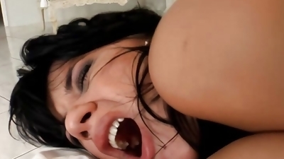HOT GIRL SUCKS CHUNKY COCKS THEN GETS FUCKED TO A MASSIVE