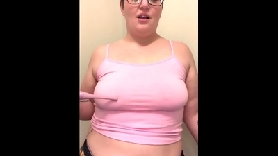 Sexy BBW Tests Vibrator on Nipples and Clit