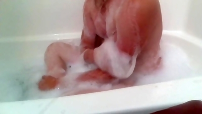 solo shaving my body bath video