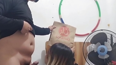Kinantot sa puwet si ganda ng delivery boy - Anal fucked by lucky deliveryman - Pinay Lovers Ph